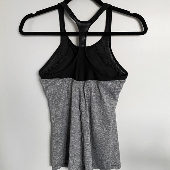 BUILT IN BRA MESH WORKOUT TANK OLD NAVY - Picture 2 of 2